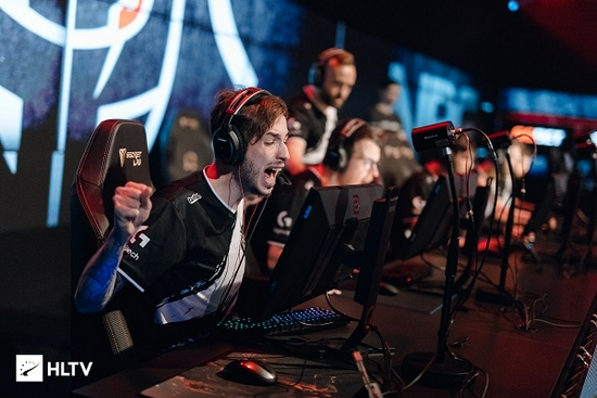 下球员的时 下球员的时