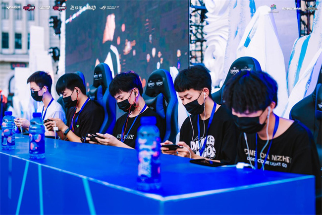 強調團隊協 強調團隊協