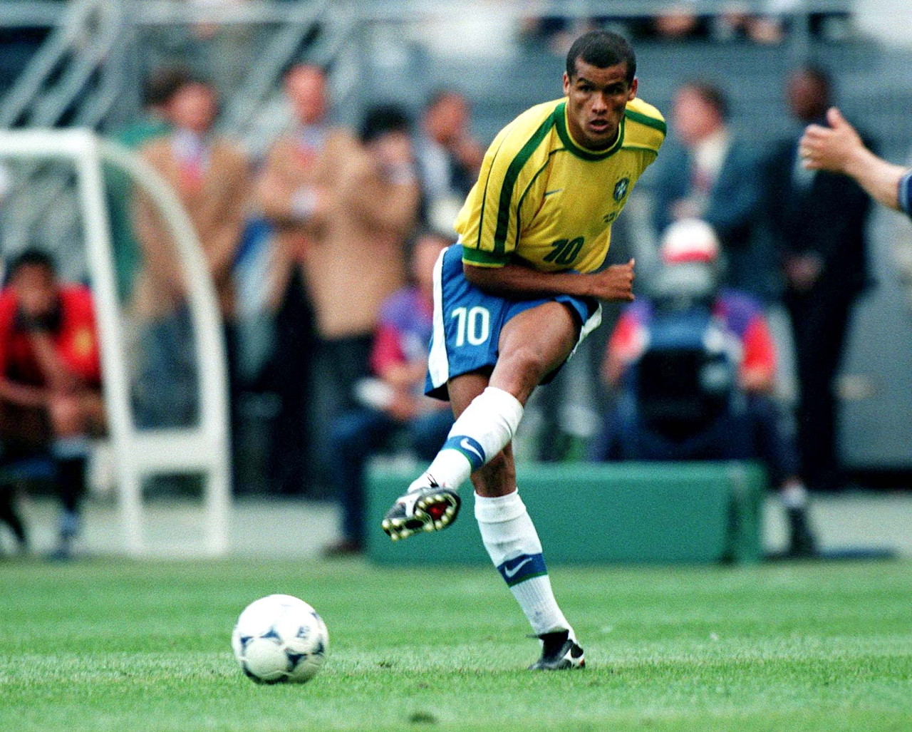 校的友谊赛 校的友谊赛